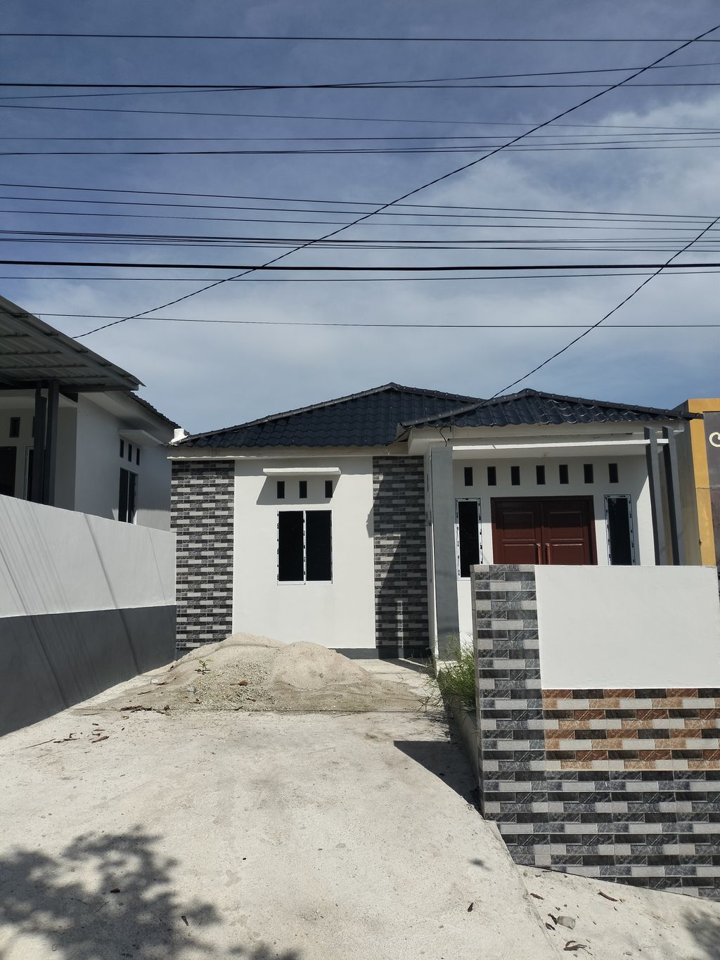 foto tampak rumah tipe 72 perumahan Mega sedayu indah