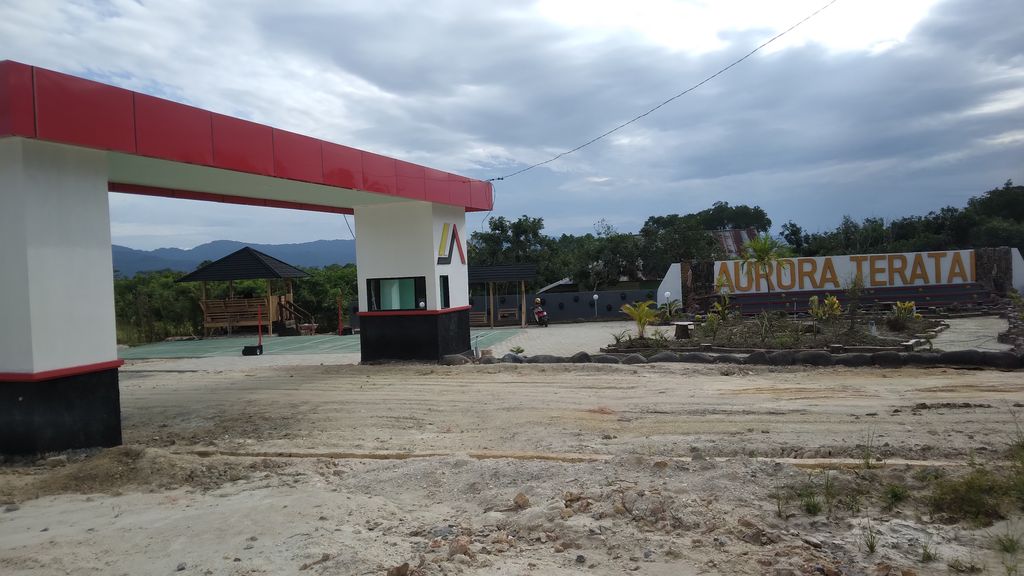 foto gerbang perumahan AURORA TERATAI