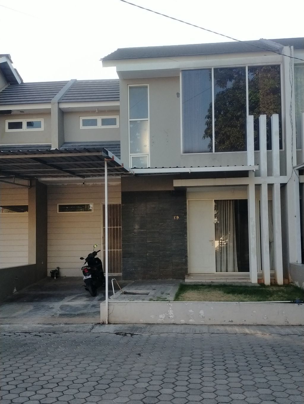foto tampak rumah tipe Harmony perumahan PERUMAHAN EMERALD PARK