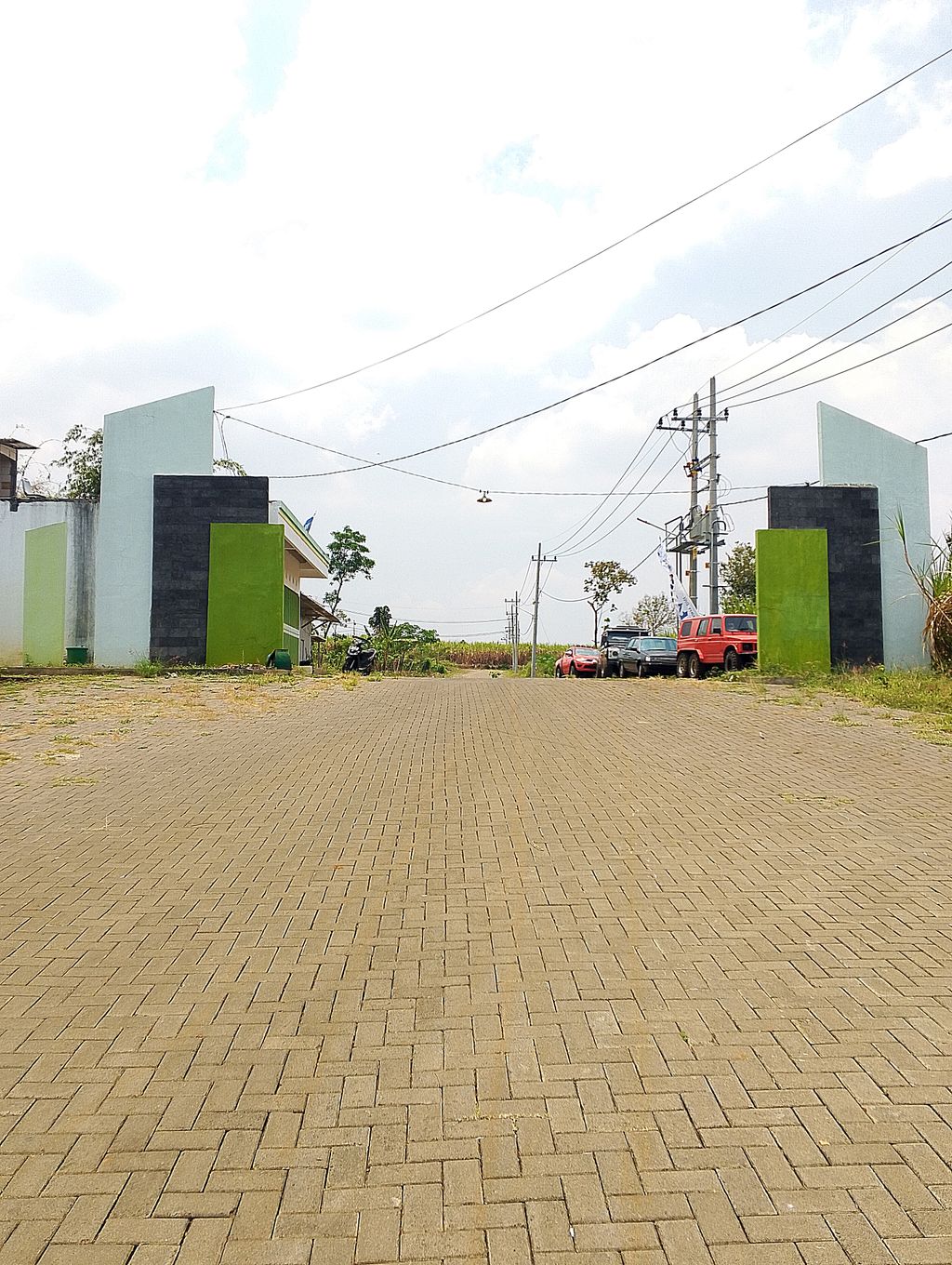 foto gerbang perumahan Perumahan Vicadha Residence