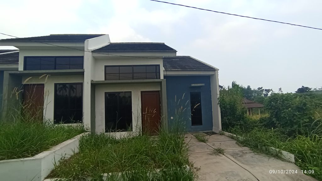 foto tampak rumah tipe 38/72 perumahan Pesona sindang heula
