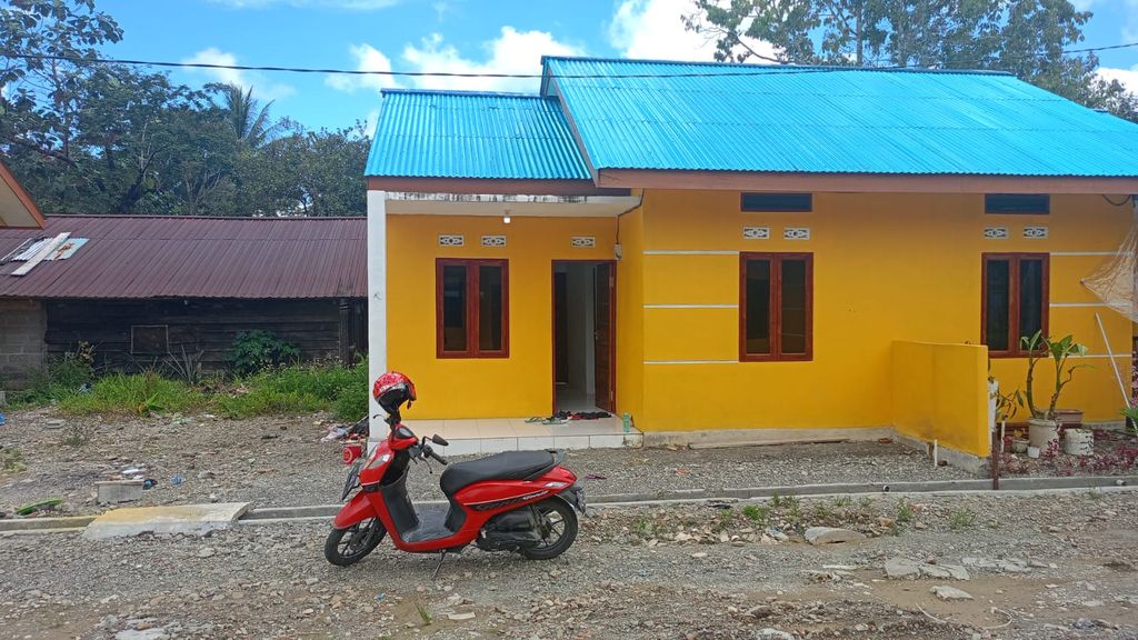 foto tampak rumah tipe 36/90 perumahan Puri Indah