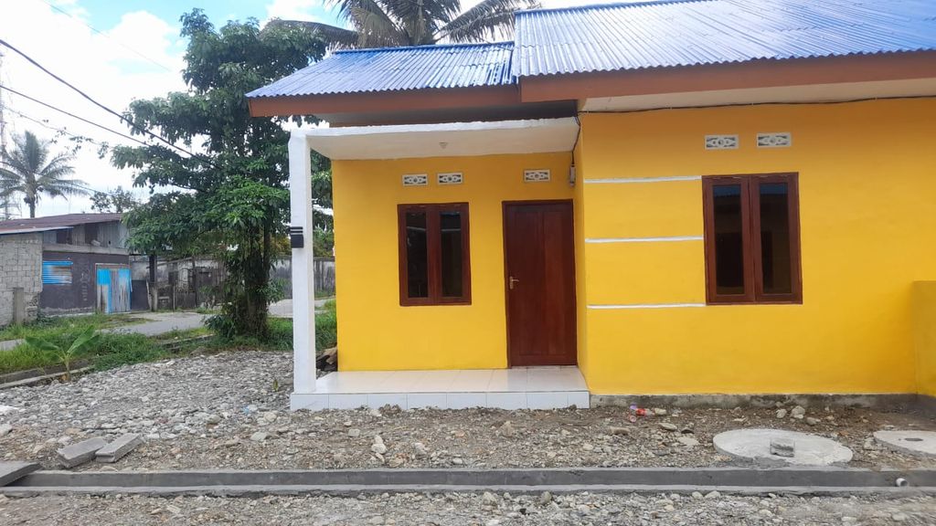 foto tampak rumah tipe 36/90 perumahan Puri Indah