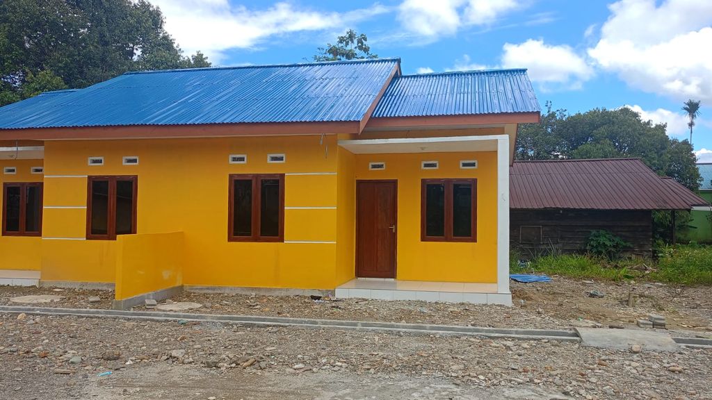 foto tampak rumah tipe 36/90 perumahan Puri Indah