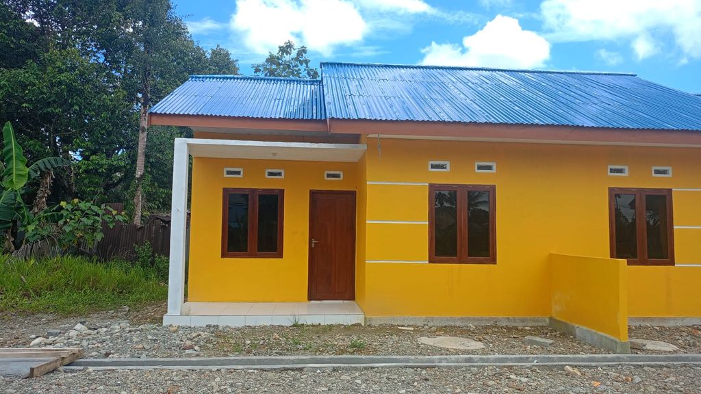 foto tampak rumah tipe 36/90 perumahan Puri Indah
