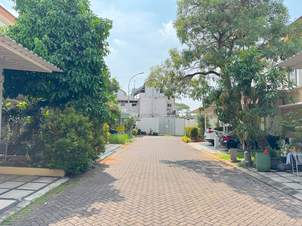 foto posisi tengah perumahan Jakarta Garden City Alamanda Essence