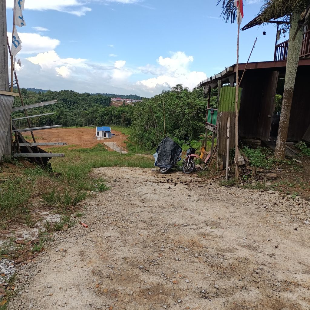 foto gerbang perumahan Singgasana Residence