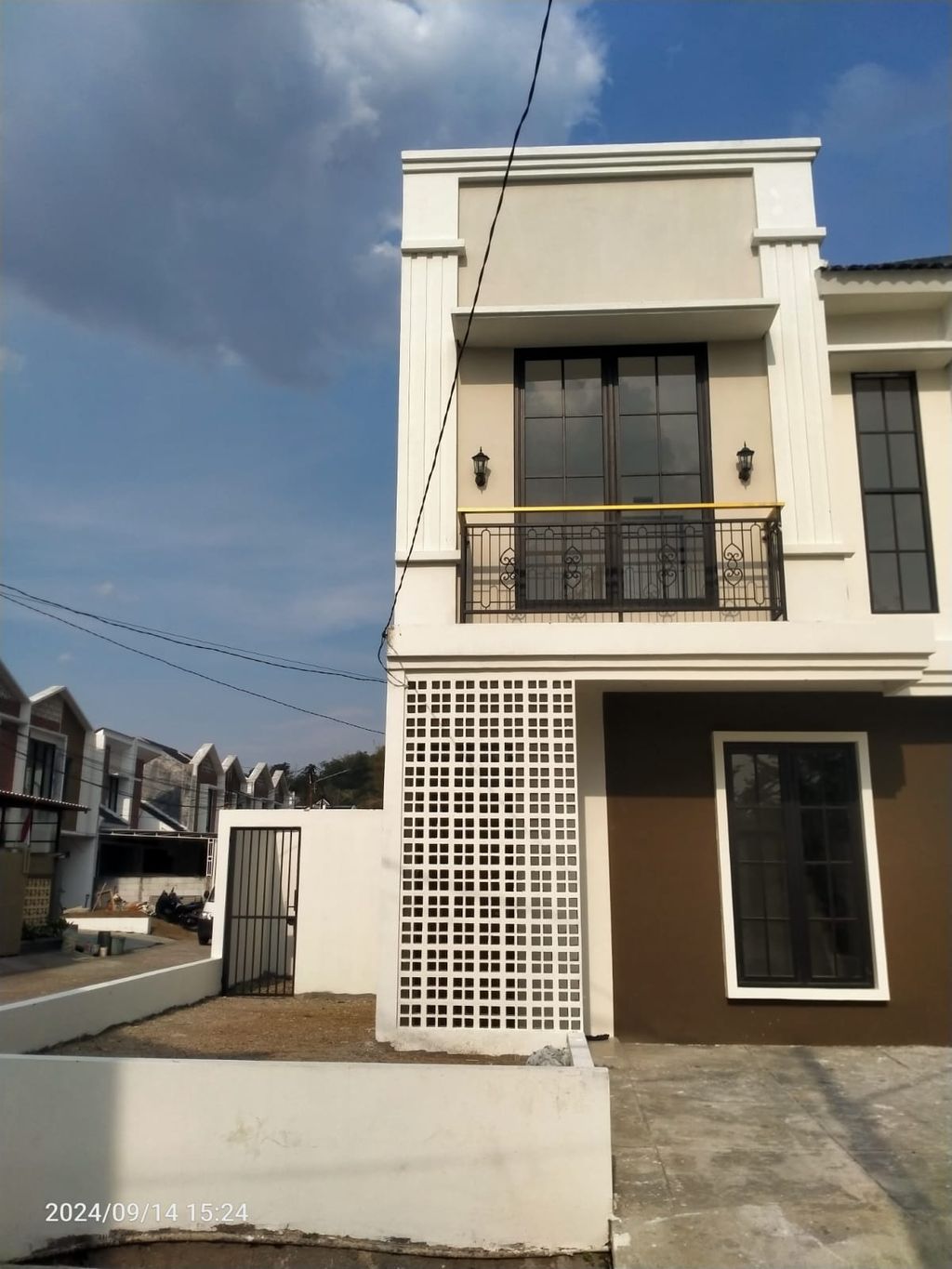 foto tampak rumah tipe 50 Compact Classic (3KT) (471) perumahan Griya Pataruman Asri 3