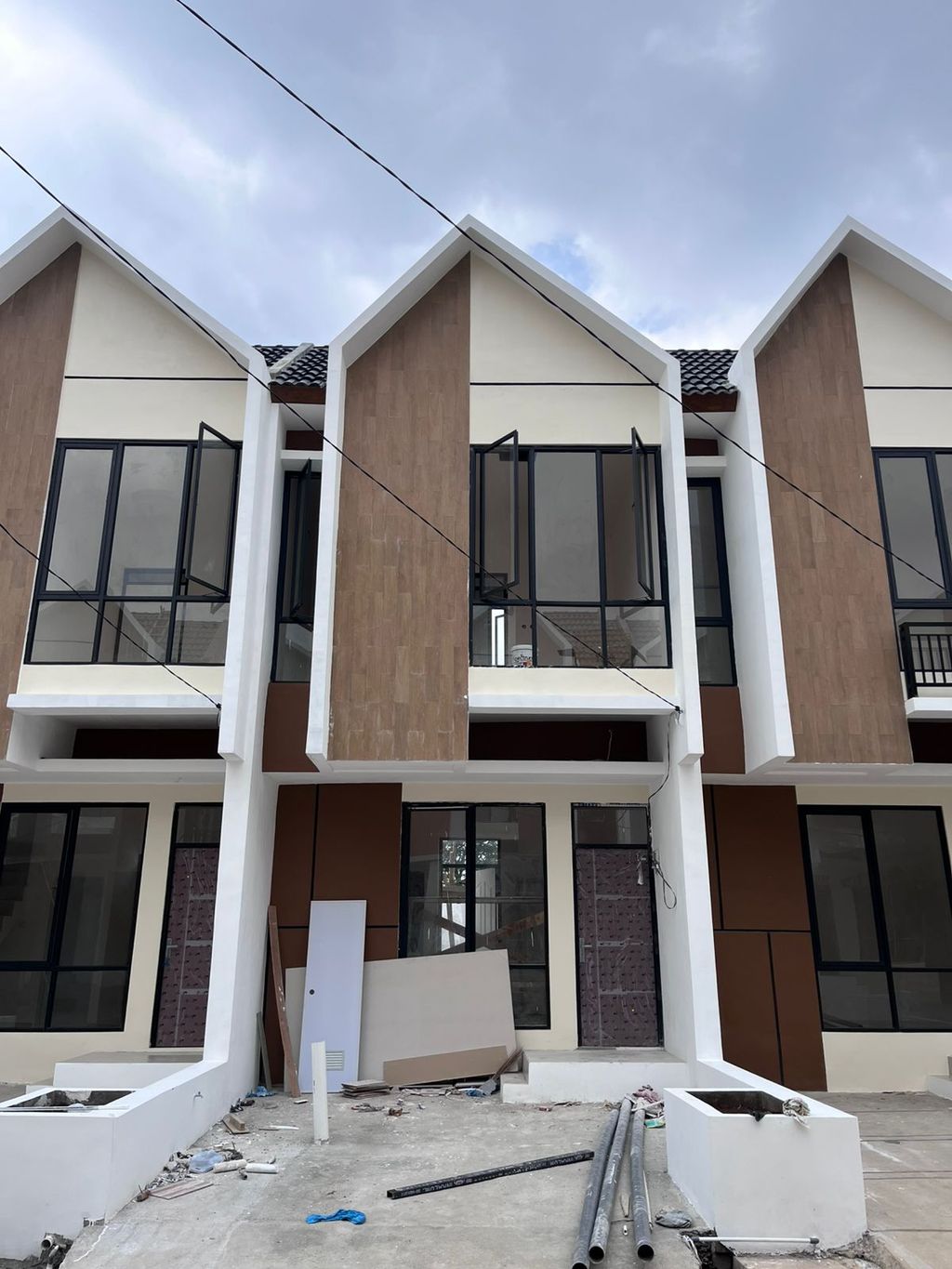 foto tampak rumah tipe 50 Compact (3 kamar) + Teras(489) perumahan G-Land Katapang Residence 2