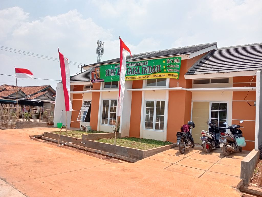 foto contoh rumah perumahan BUMI MUTIARA INDAH