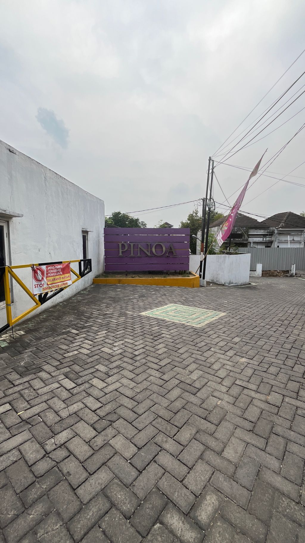 foto gerbang perumahan Perumahan Griya Lestari Indah