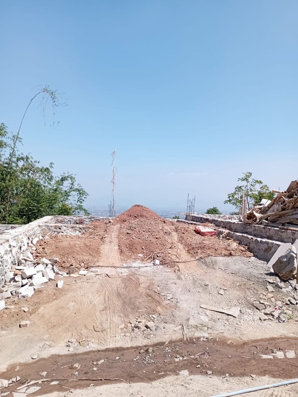 foto tampak rumah tipe 38 Cozy Level Minimalis (2 KT)(457) perumahan G-Land Harmony Hills