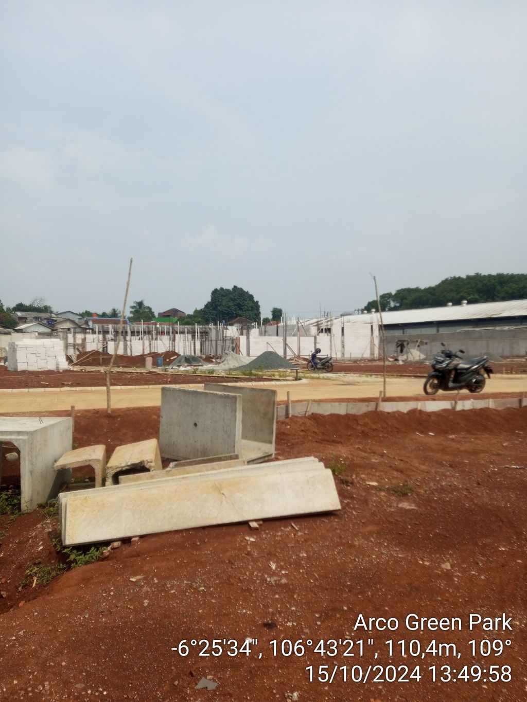 foto posisi tengah perumahan GRAND WARU RESIDENCE