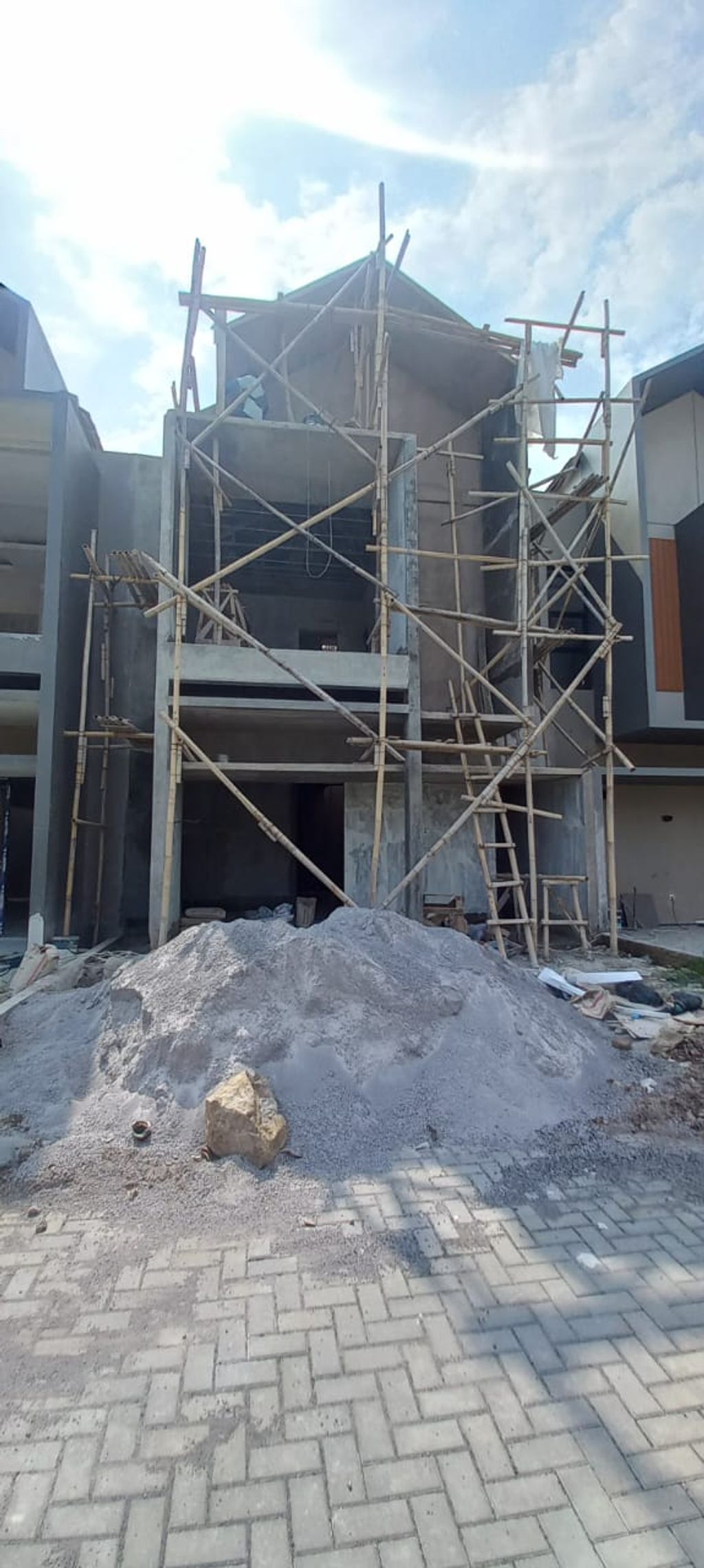 foto tampak rumah tipe 120 (A25) perumahan Kopo Harmonis Townhouse