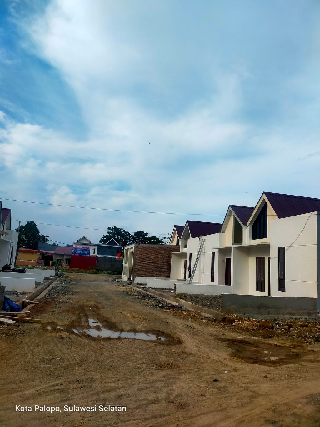 foto posisi tengah perumahan GREEN LAND