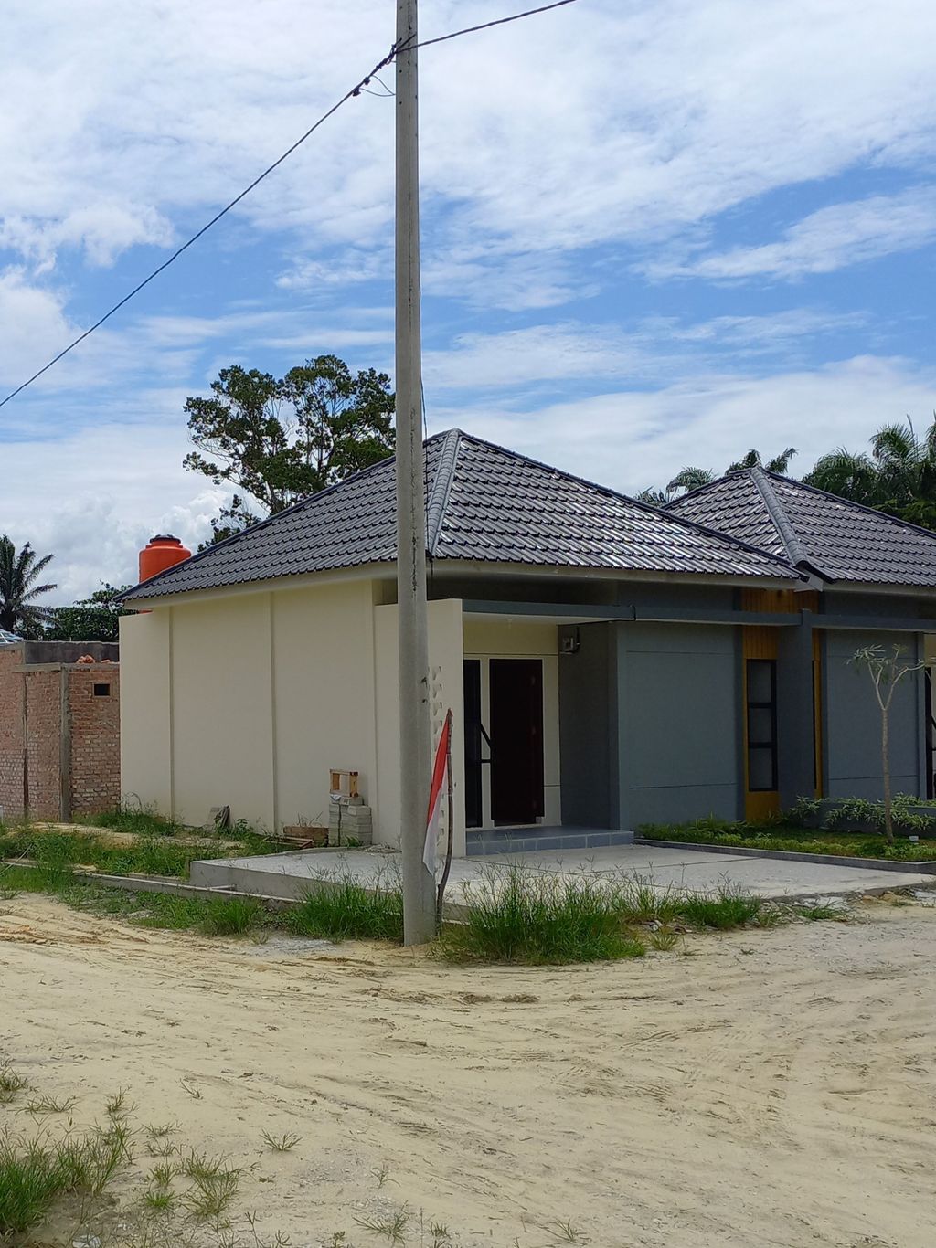 foto posisi tengah perumahan PERUMAHAN KARYATAMA VILLAGE