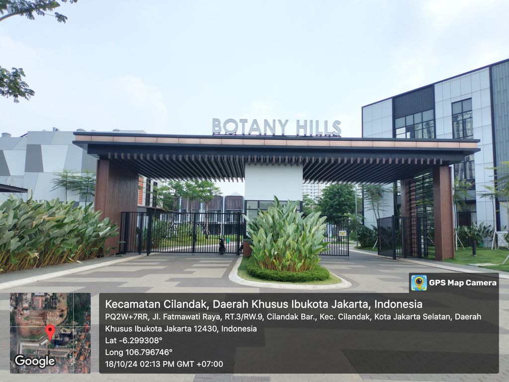 foto gerbang perumahan CLUSTER BOTANY HILLS