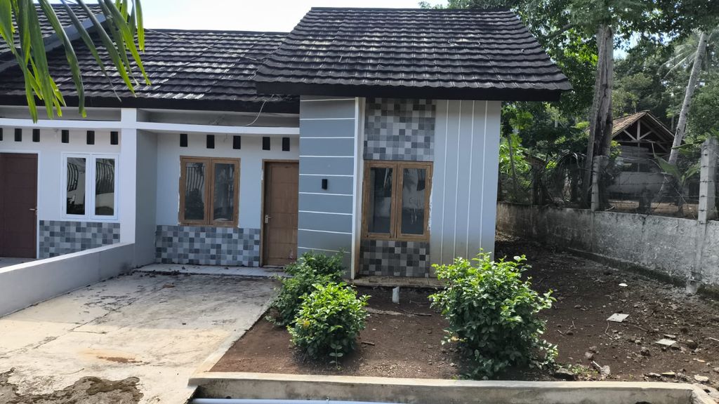 foto tampak rumah tipe B-10 perumahan Grand Pande Hill