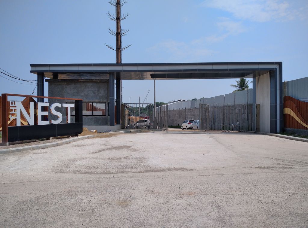 foto gerbang perumahan The Nest Sanctuary