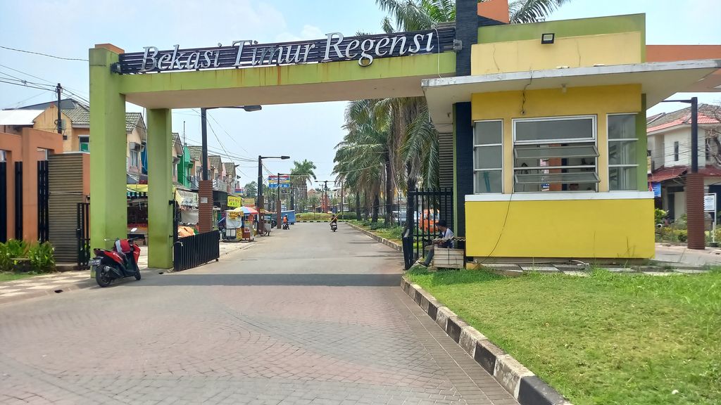 foto gerbang perumahan BEKASI TIMUR REGENSI