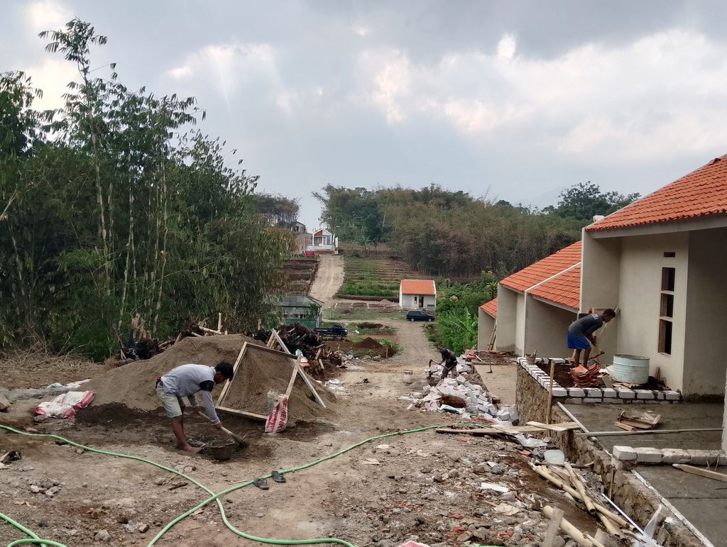 foto posisi tengah perumahan RESTOE BOEMI