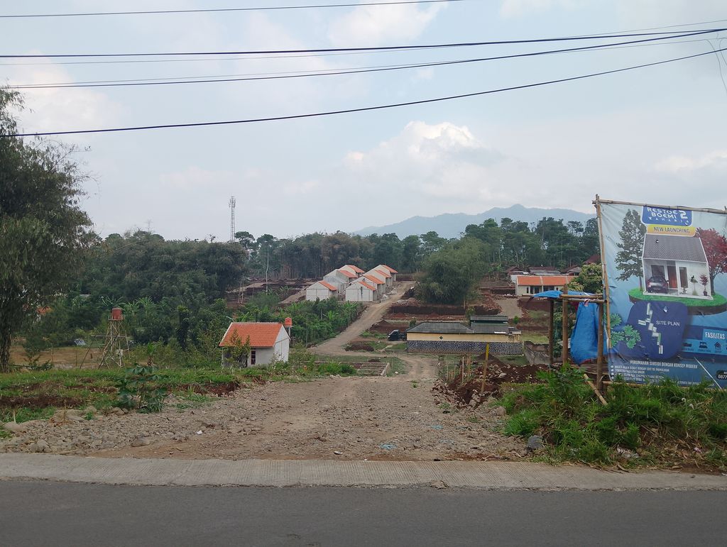 foto gerbang perumahan RESTOE BOEMI