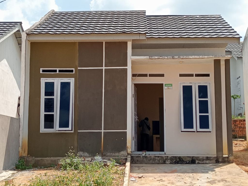 foto tampak rumah tipe 36/104 perumahan BANAMA REGENCY 2