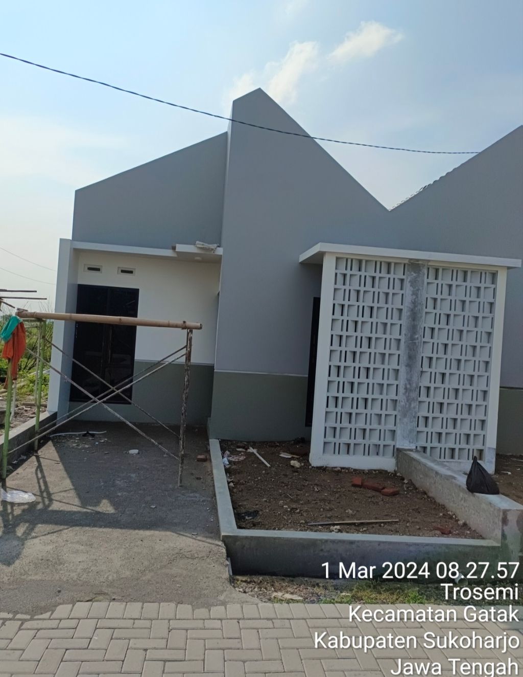 foto tampak rumah tipe 36/67 perumahan Graha Asri Trosemi