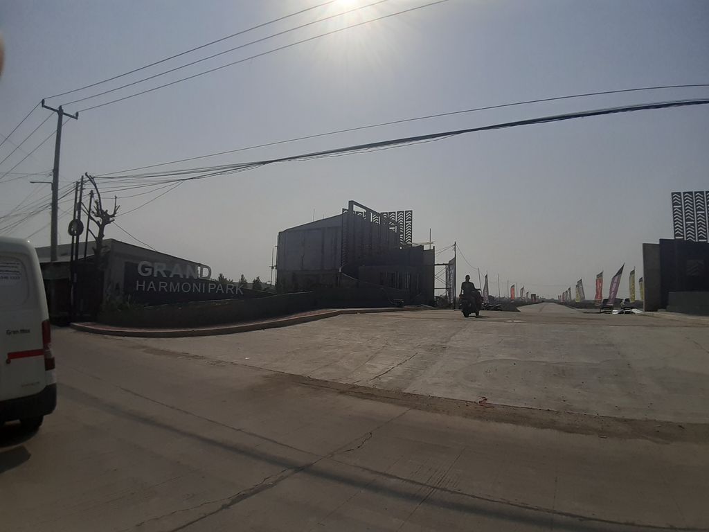 foto gerbang perumahan Grand Harmoni Park
