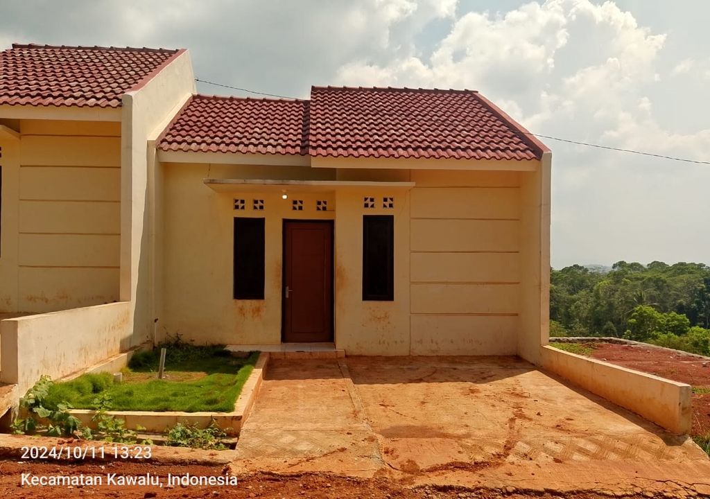 foto tampak rumah tipe blk J perumahan GRIYA DADAHA ASRI