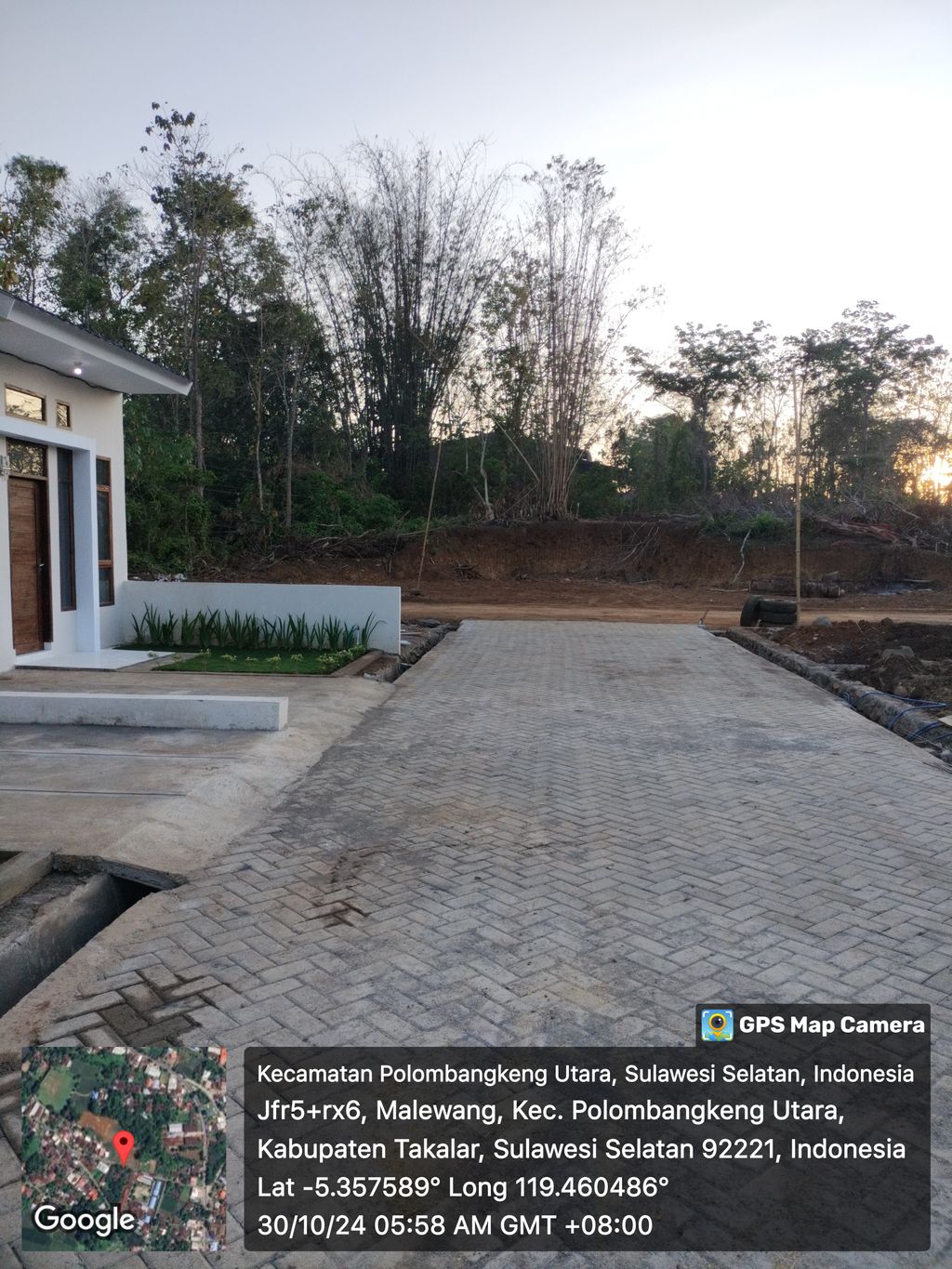 foto posisi tengah perumahan AZALEA RESIDENCE PALLEKO