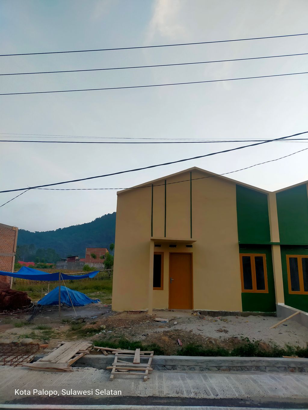 foto contoh rumah perumahan EMERALD RESIDENCE