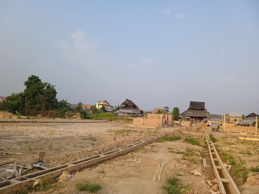 foto posisi tengah perumahan AGTA ROYAL RESIDENCE 3