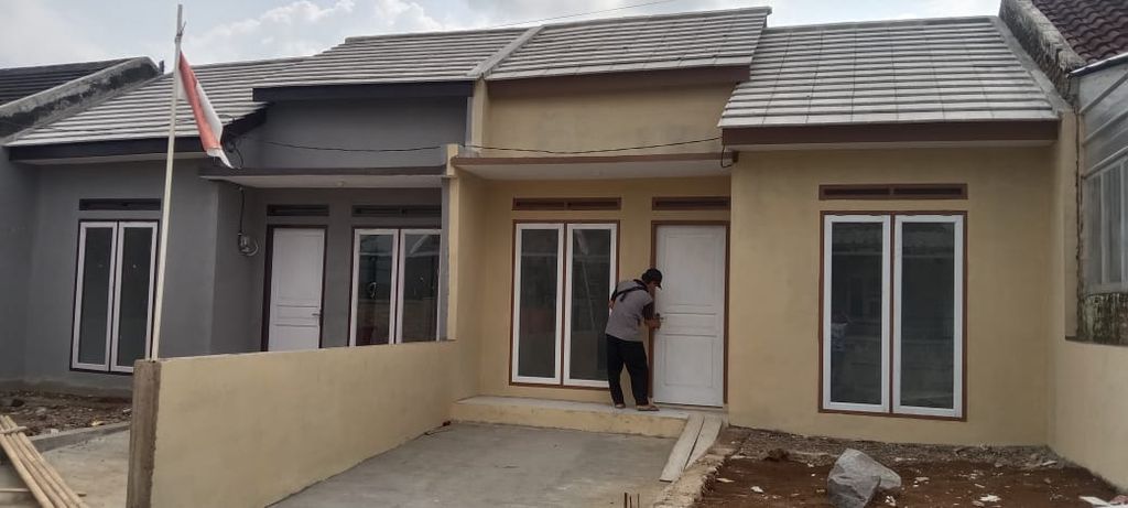 foto tampak rumah tipe 36/72 perumahan BUMI HEULANG MANGKAK