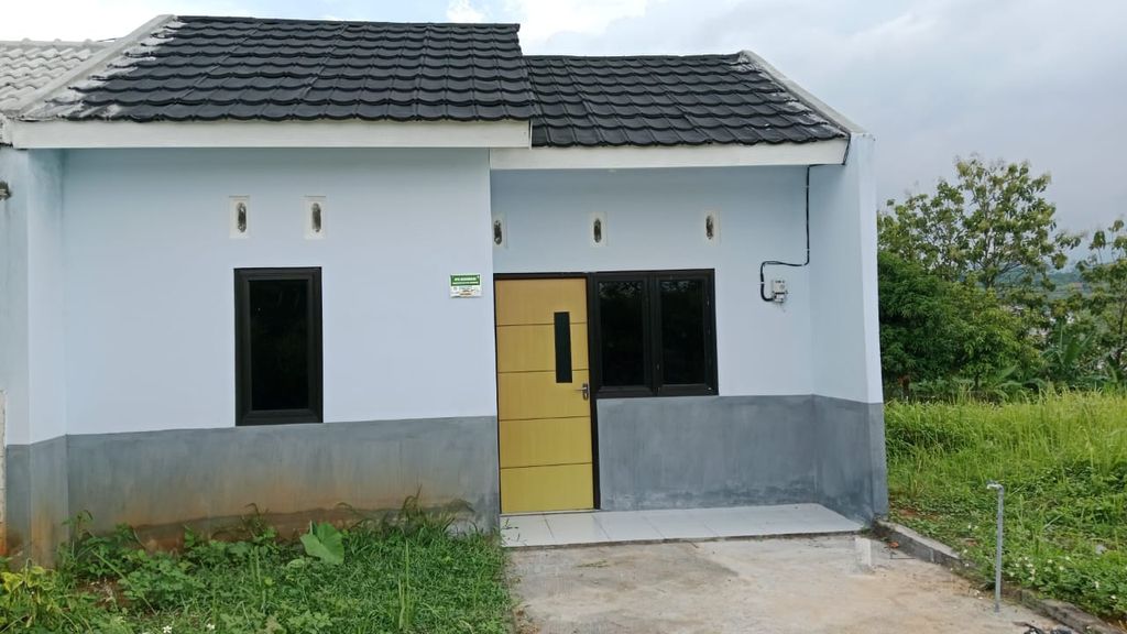 foto tampak rumah tipe 30/72 perumahan GRIYA KARYA ADIGUNA