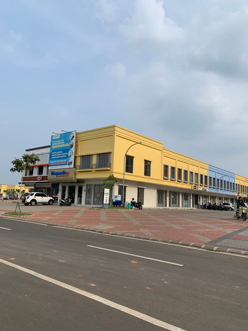 foto gerbang perumahan RUKO MAGGIORE GRANDE DAN MAGGIORE SQUARE 2