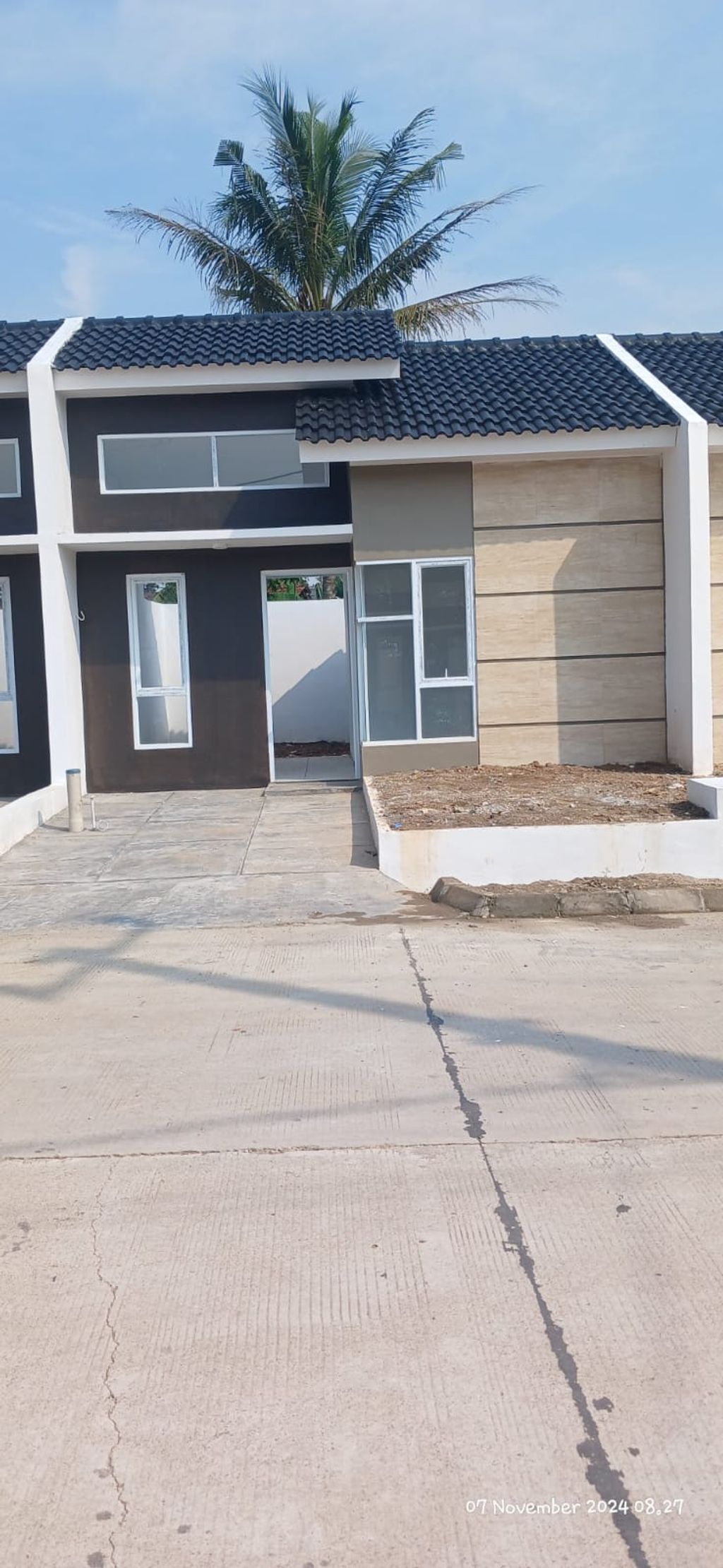 foto tampak rumah tipe Komersil 30/60 perumahan PURI HARMONI TIGARAKSA