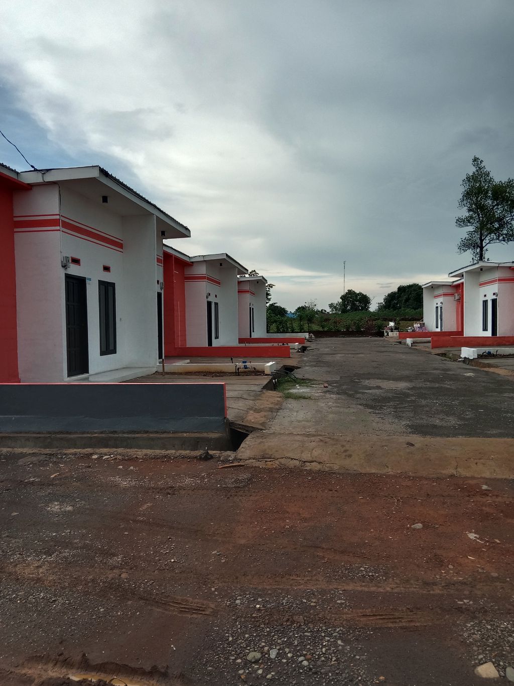 foto posisi tengah perumahan AMALIA PLAINS HOUSE TAHAP 2