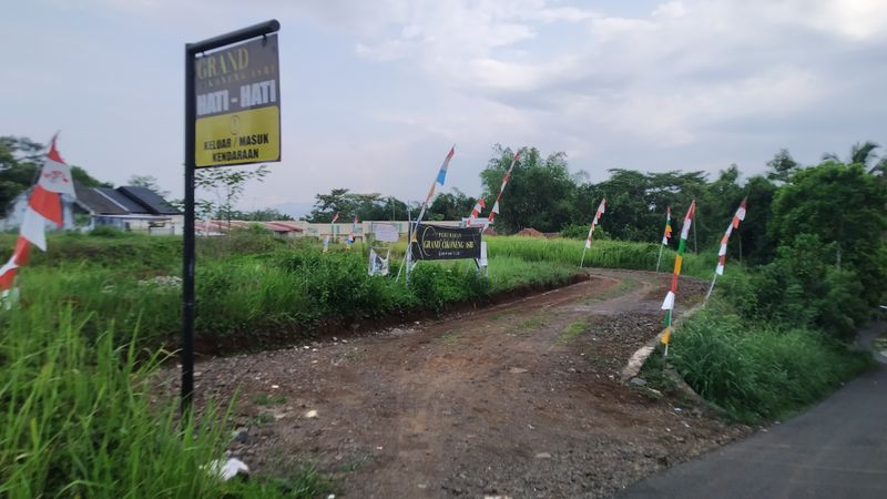 foto gerbang perumahan GRAND CIKONENG ASRI