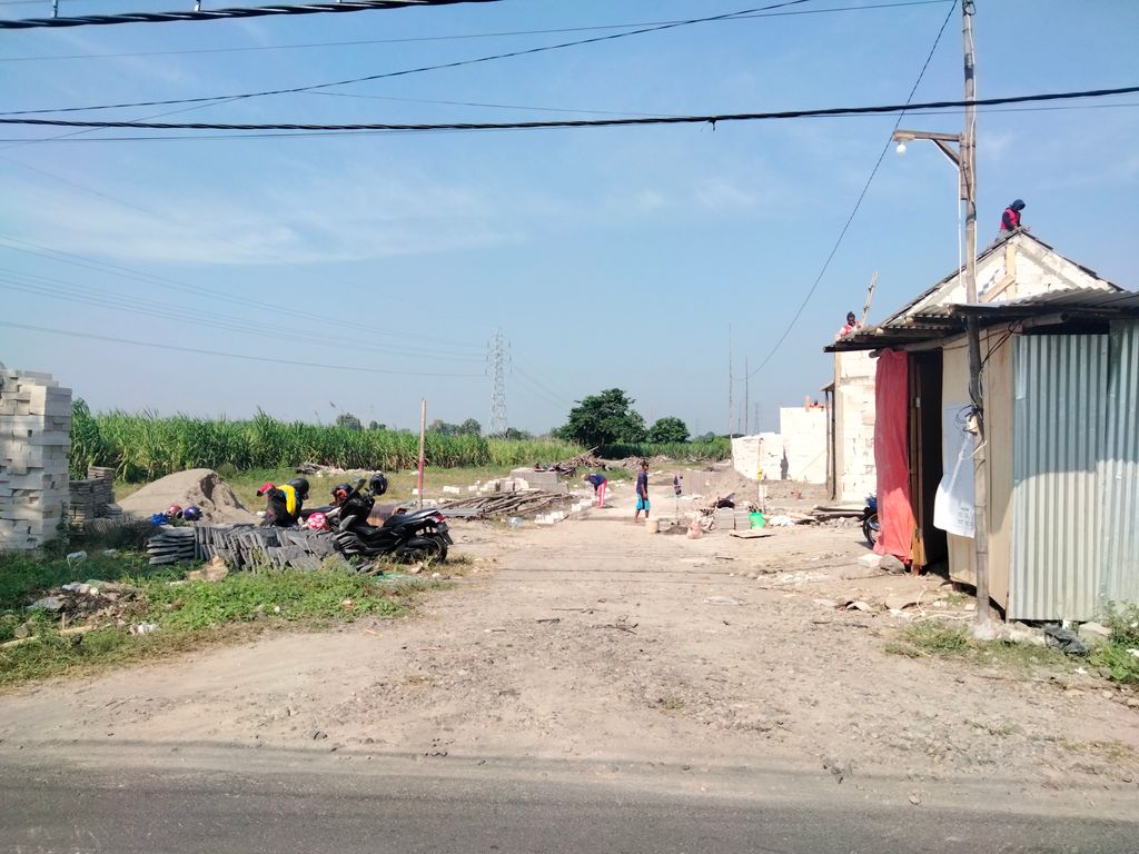 foto gerbang perumahan GRIYA NGRONGGO PERMAI 3