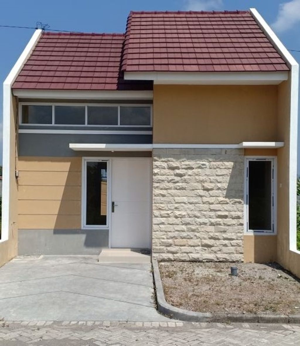foto tampak rumah tipe 36/102 perumahan Royal Tendean Residence