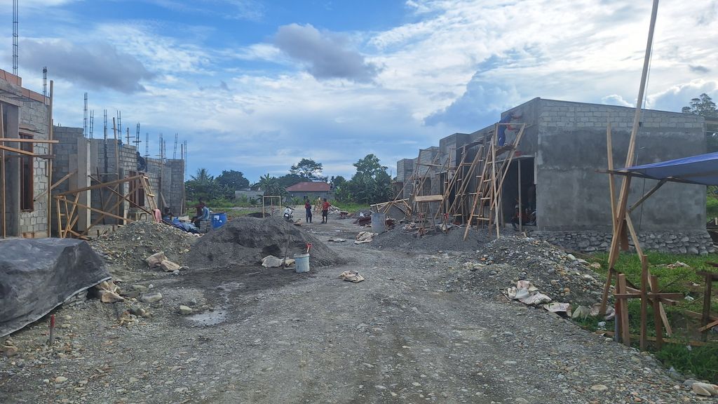 foto posisi tengah perumahan RAFFLESS RESIDENCE 4