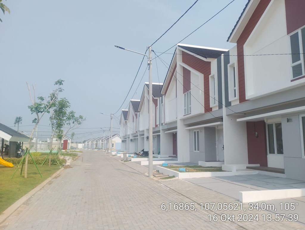 foto posisi tengah perumahan CLUSTER DANISHA ELORA JIVA