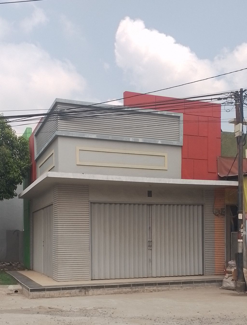 foto tampak rumah tipe Ruko Paris perumahan TAMAN PURI CENDANA
