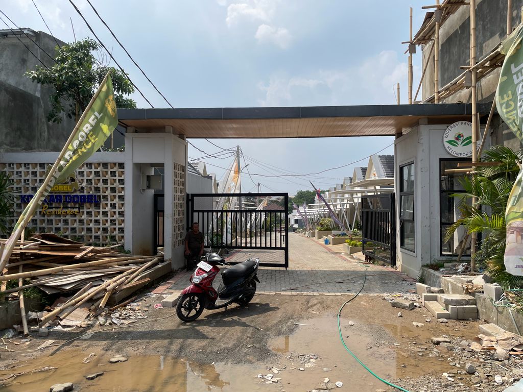 foto gerbang perumahan KOPKAR GOBEL RESIDENCE