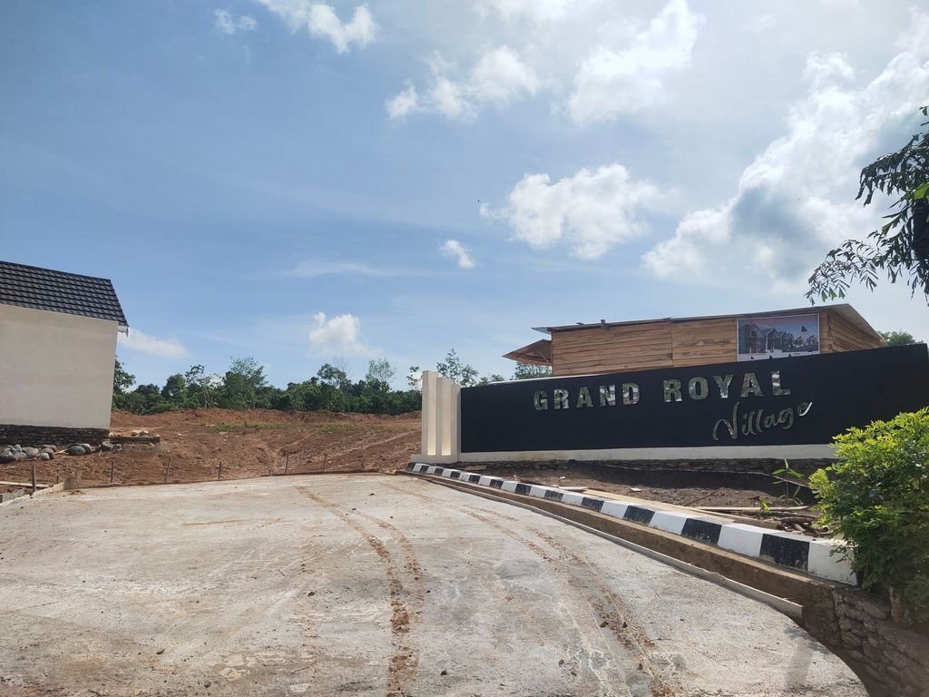 foto gerbang perumahan GRAND ROYAL VILLAGE