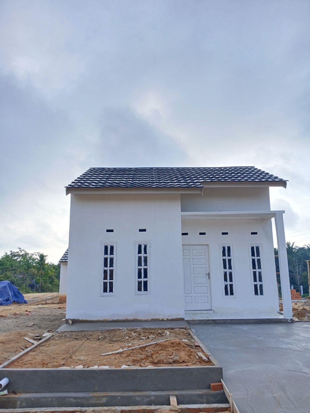 foto contoh rumah perumahan PURI HALIM 3