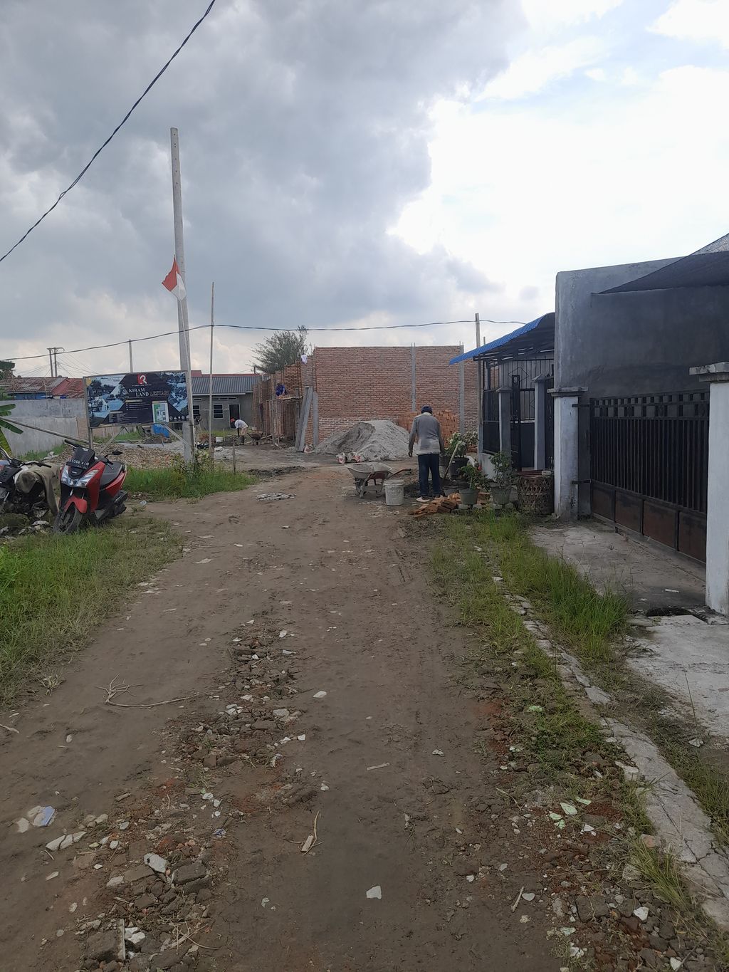 foto gerbang perumahan KIRAMLAND LESTARI