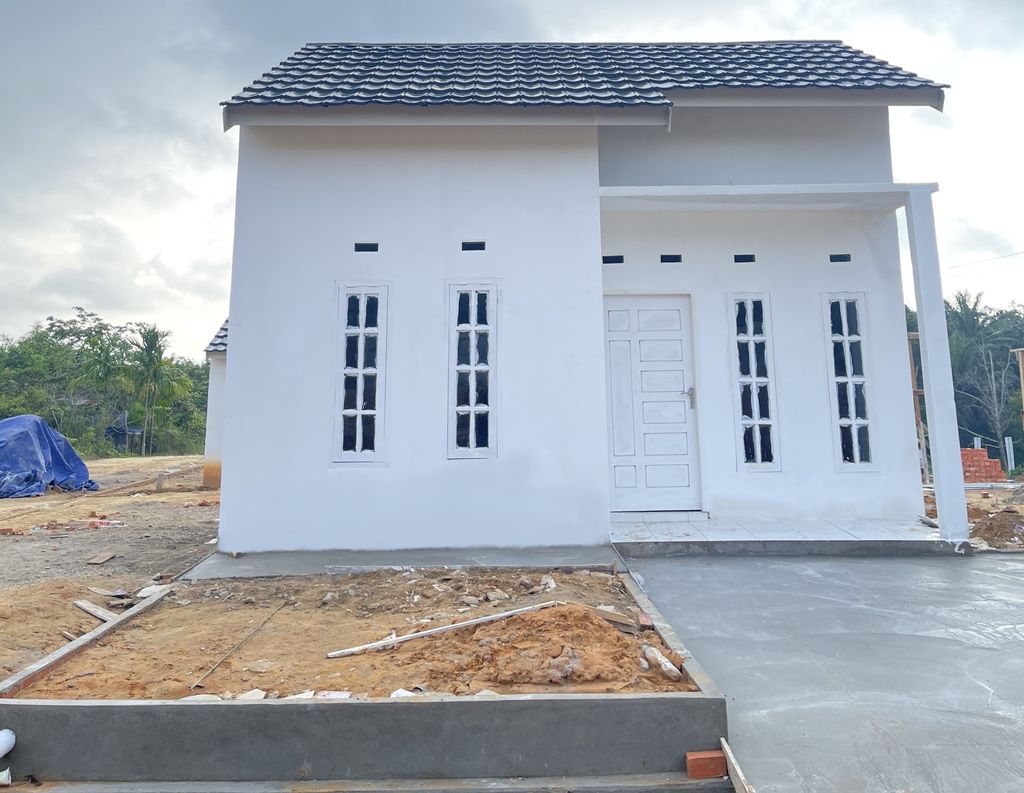 foto tampak rumah tipe 36 perumahan PURI HALIM 3