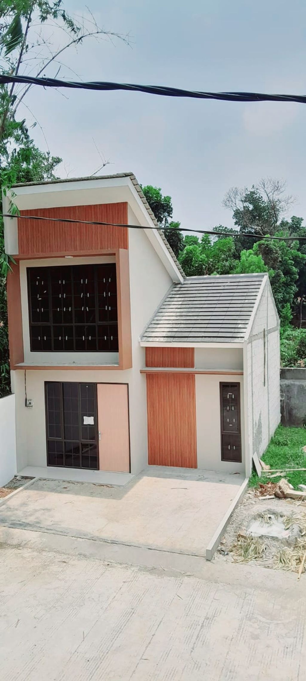 foto tampak rumah tipe Sakura Blok D perumahan Hana Town House 3